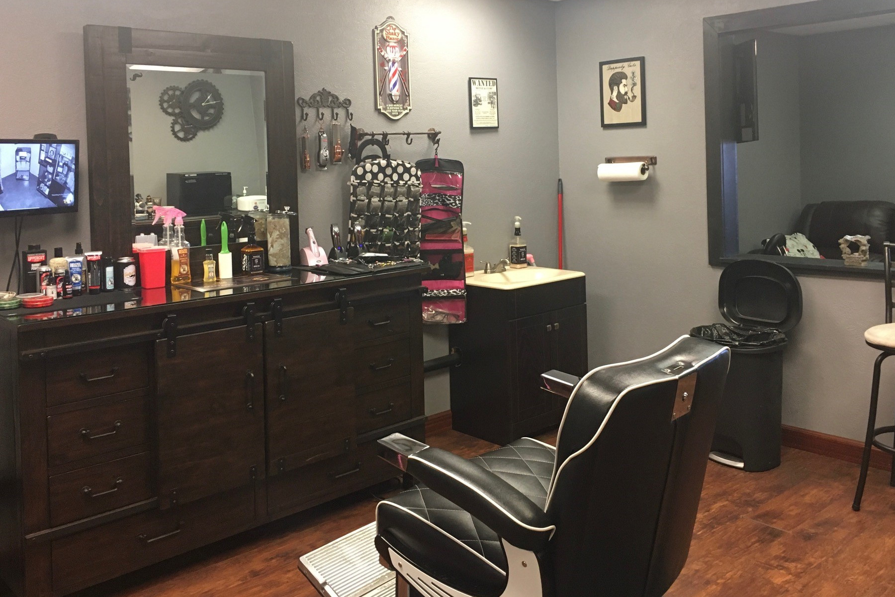 Dapperly Cuts Grand Junction's Finest